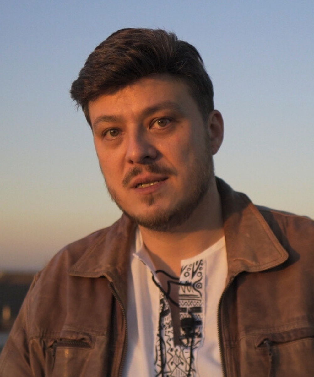 Benedikt Uy Professional Actor Headshot - International Multilingual Performer Vienna Austria